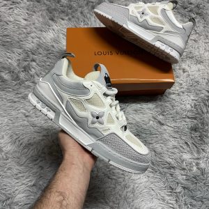LOUIS VUITTON SKATE GRIS BLANCA