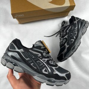 ASICS GELS NEGRO ENTERO