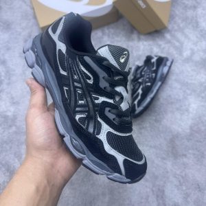 ASICS GELS NEGRO ENTERO