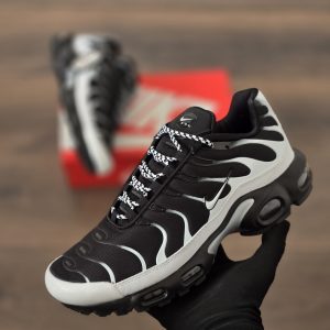 TN NEGRA BLANCA CORDONES OREO 