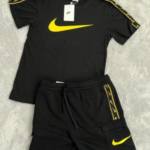 CONJUNTO NIKE NEGRO LOGO AMARILLO