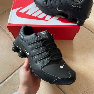 SHOX R4 NEGRO ENTERO LOGO BLANCO