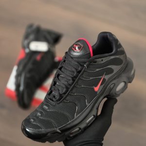 TN NEGRA LOGO ROJO