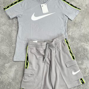 CONJUNTO NIKE GRIS LOGO BLANCO