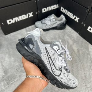 NIKE REACT 2024 GRIS