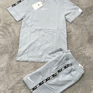 CONJUNTO NIKE GRIS CINTAS NEGRAS