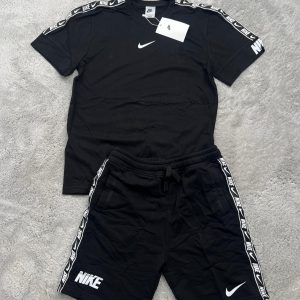 CONJUNTO NIKE 2025 NEGRO CINTAS BLANCA