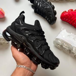 VAPORMAX PLUS TOTAL BLACK