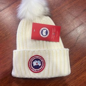 GORRO CANADA GOOSE BEIGE