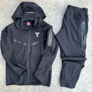 CHANDAL NIKE TECH 2026  KOBE BRYANT NEGRO