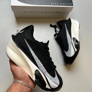 NIKE AIR ZOOM ALPHAFLY NEGRA SUELA BLANCA