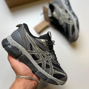 ASICS GEL QUANTUM GRIS LINEA AMARILLA 360