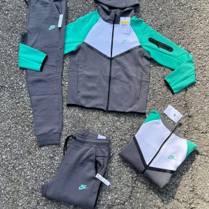 CHANDAL NIKE TECH 2025-2026 RETRO GRIS