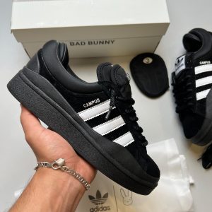 ADIDAS BAD BUNNY FORUM NEGRA