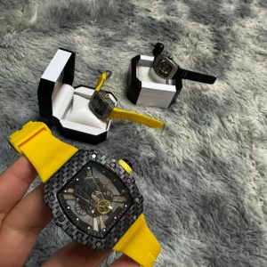RELOJ RICHARD MILLE BISEL NEGRO TEXTURIZADO AMARILLO
