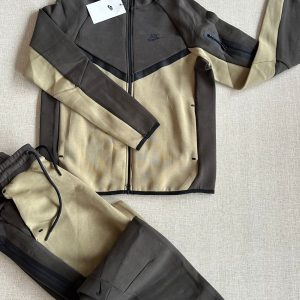 CHANDAL NIKE TECH 2026 CAFE