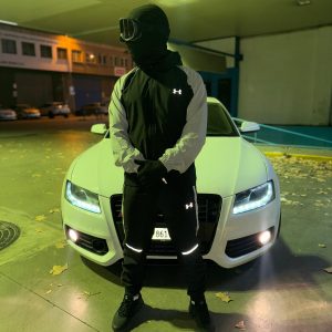 CHANDAL UNDER ARMOUR GRIS NEGRO REFELCTANTE