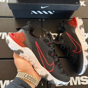 NIKE REACT NEGRO LOGO ROJO TELA INVIERNO