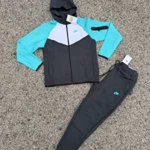 CHANDAL NIKE TECH RETRO NEGRO BLANCO AZUL