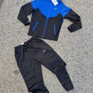 CHANDAL NIKE TECH RETRO NEGRO AZUL