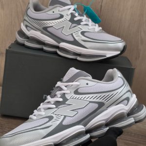 NEW BALANCE 2000 GRIS