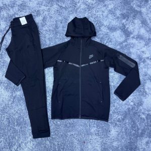 CHANDAL NIKE TECH NEGRO