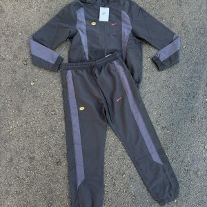 CHANDAL NIKE TN NEGROS GRIS