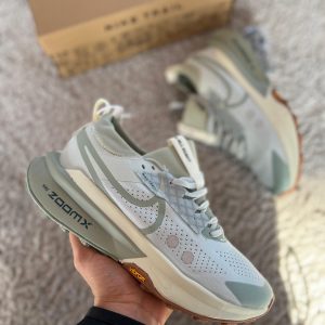NIKE AIR ZOOM ZEGAMA TRAIL 2 GRIS
