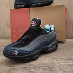AIR MAX 95 GRIS AZUL LOGO ROSA