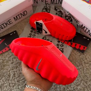 NIKE MIND 001 ROJA