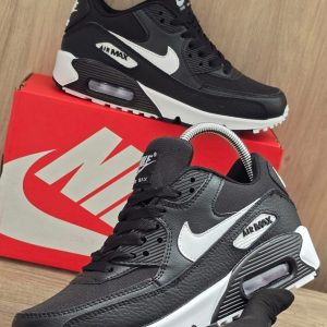 AIR MAX 90 NEGRA SUELA BLANCA