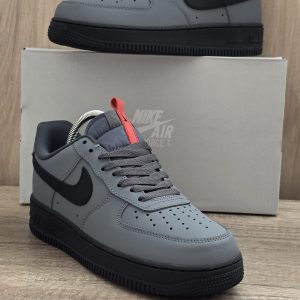 AIR FORCE GRIS LENGUETA ROJA