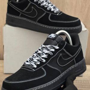 AIR FORCE NEGRA COSTURA BLANCA