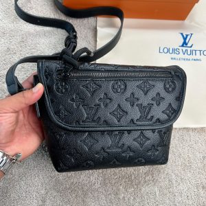 BANDOLERA LOUIS VUITTON 2026 NEGRA