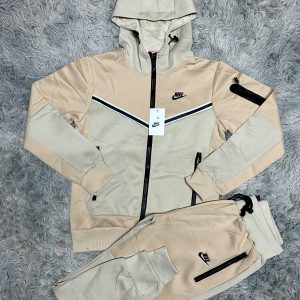 CHANDAL NIKE TECH LIGHT BEIGE