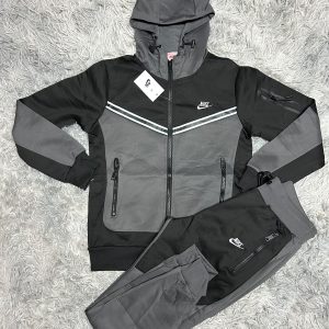 CHANDAL NIKE TECH CARBONO