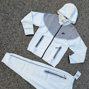 CHANDAL NIKE TECH GRIS