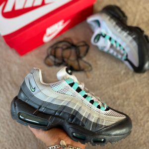 AIR MAX 95 GRIS TURQUESA FADING BLACK
